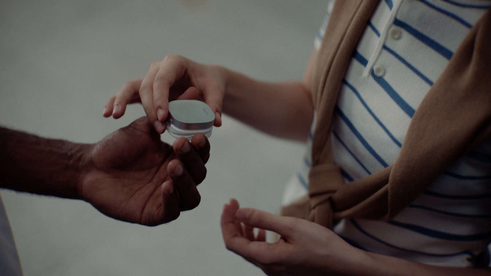 Two people sharing a moment with Glorify Ring