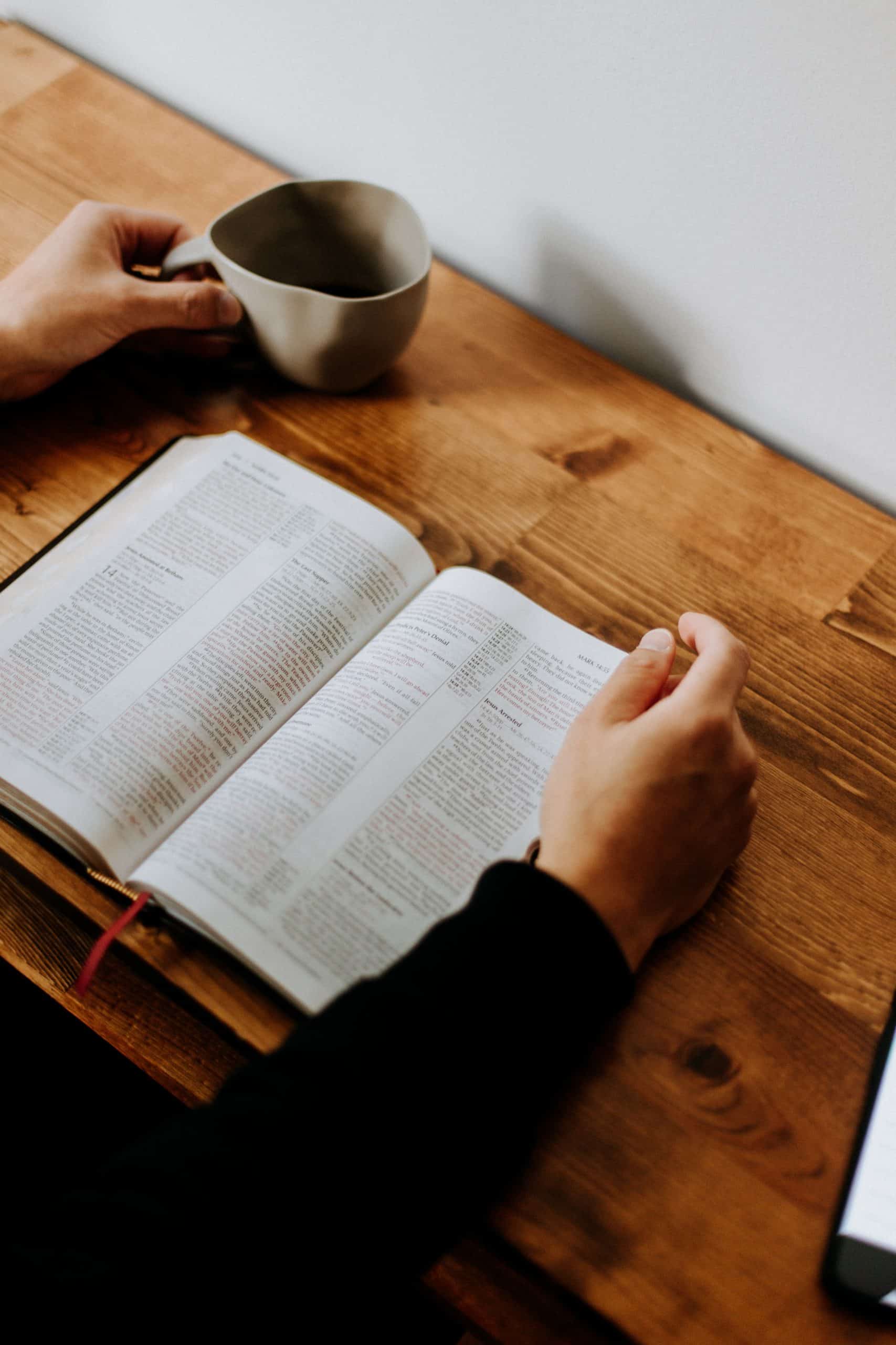 Como Fazer da Leitura Diária da Bíblia um Hábito Contínuo